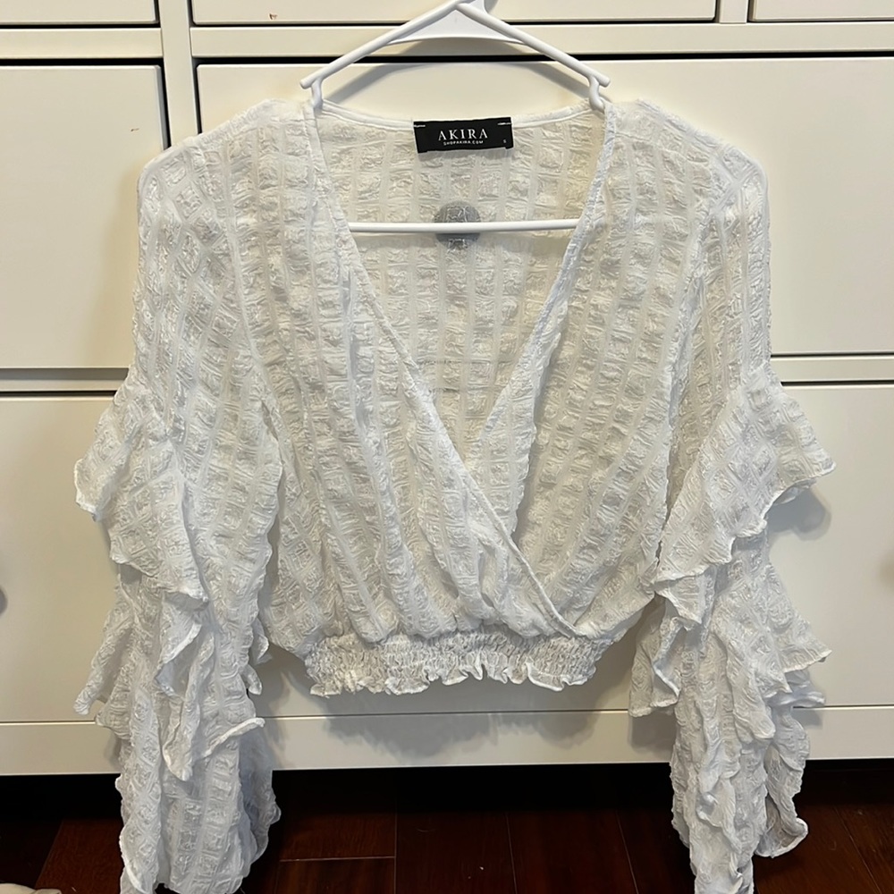 Akira top